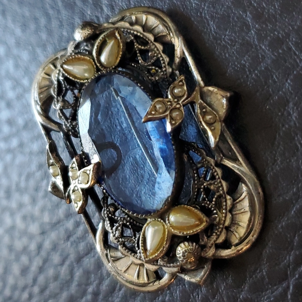 VTG brooch